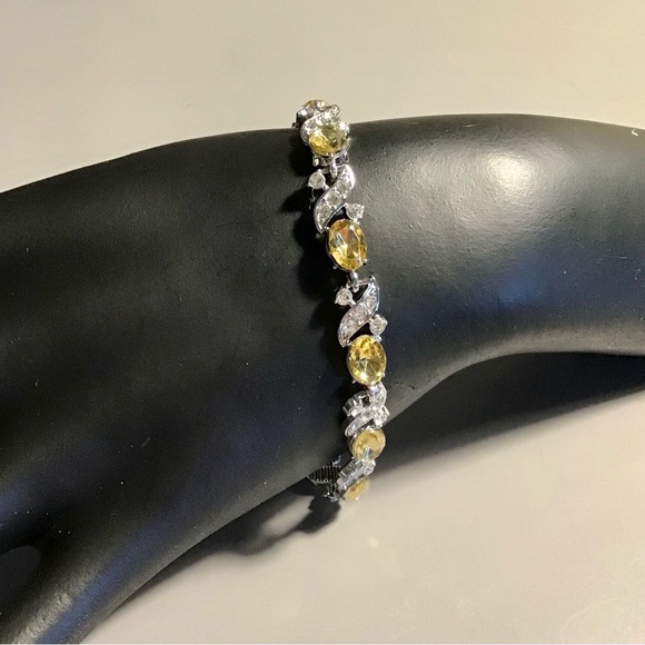 Jewelry - Crystal Champagne Leaf Bracelet Yellow/Silver NWOT